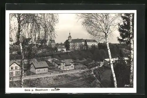 AK Bela pod Bezdezem, Zàmek, Blick zum Schloss