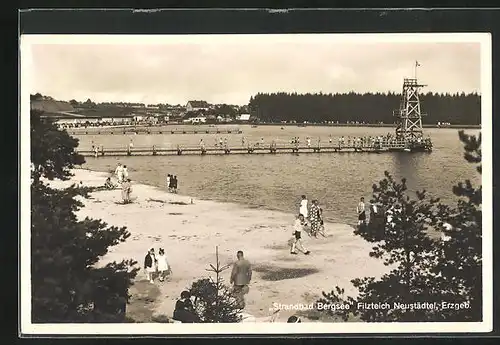 AK Neustädtel im Erzgebirge, Badegäste im Strandbad Bergsee Filzteich