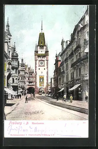AK Freiburg i. B., Strassenbahn unter dem Martinstor
