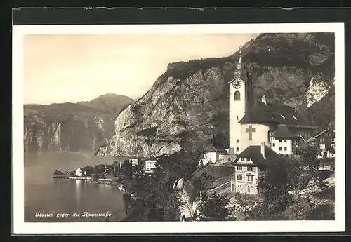 AK Flüelen, an der Kirche mit Blick gegen die Axenstrasse