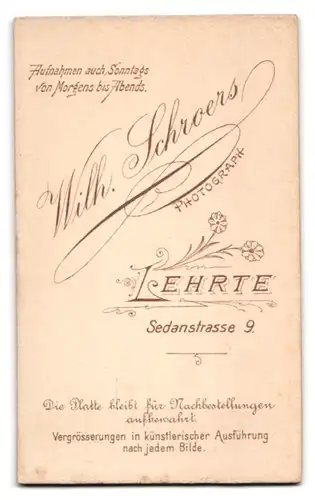 Fotografie W. Schroers, Lehrte, Sedanstrasse 9, Portrait junge Dame mit Flechtfrisur