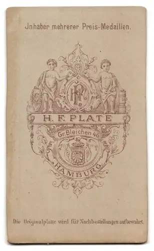 Fotografie H. F. Plate, Hamburg, Gr. Bleichen 46, Portrait ältere Dame mit Flechtfrisur
