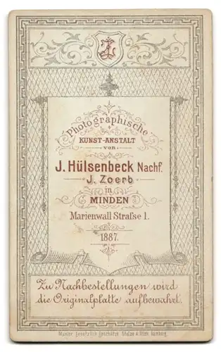 Fotografie J. Hülsenbeck, Minden, Marienwall Str. 1, Portrait eleganter blonder Herr mit Krawattennadel