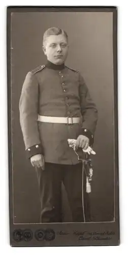 Fotografie Atelier Kegel, Cassel, Gr. Rosenstr. 5, Soldat Einjährig Freiwilliger in Uniform Feld-Art.-Rgt. 11