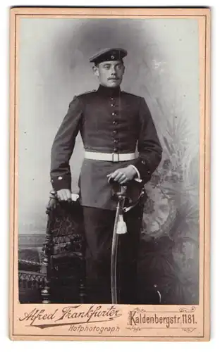 Fotografie Alfred Frankfurter, Wesel, Kaldenbergstr. 1181, Soldat in Uniform Feld-Art.-Rgt. 7