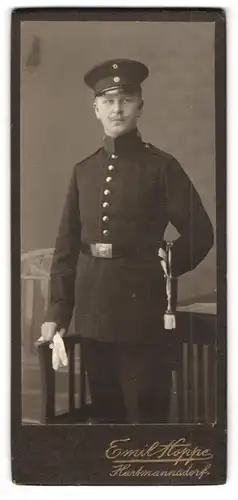 Fotografie Emil Hoppe, Hartmannsdorf, Soldat in Uniform Feld-Art.-Rgt. 32