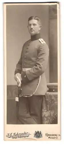 Fotografie J.S. Schroeder, Königsberg i. Pr., Münzstr. 2, Soldat Einjährig Freiwilliger in Uniform Feld-Art.-Rgt. 16