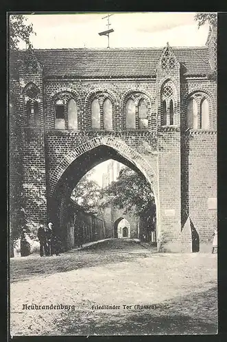 AK Neubrandenburg, Friedländer Tor von Aussen