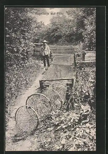 AK Vogelkoje auf Föhr, Fischer mit Fischreuse
