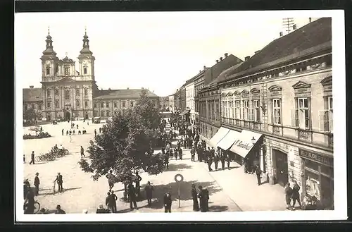 AK Uh. Hradiste, Strassenpartie mit Geschäften