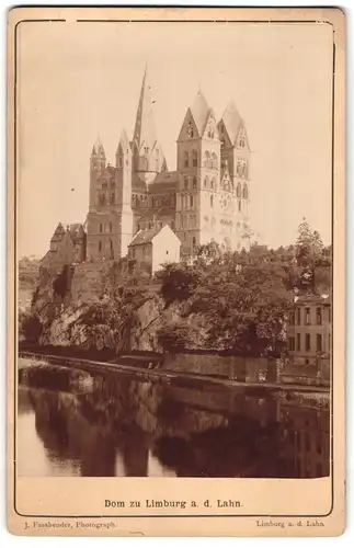 Fotografie J. Fassbender, Limburg, Ansicht Limburg / Lahn, Dom mit Uferpartie