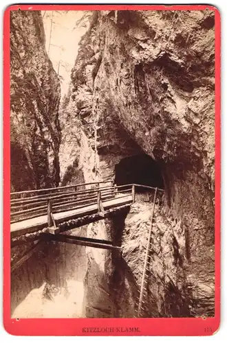 Fotografie Würthle & Spinnhirn, Salzburg, Ansicht Kitzloch-Klamm, Steg für Wanderer in der Klamm