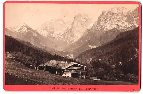 Fotografie Würthle & Spinnhirn, Salzburg, Ansicht Kufstein, Gehöft am Ortsrand, Berg der Wilde Kaiser