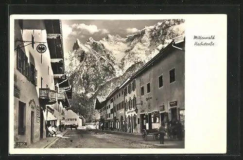 AK Mittenwald, Hochstrasse mit Rathaus und Geschäften