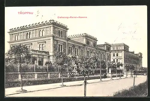 AK Troppau, Erzherzog-Rainer-Kaserne mit Strassenpartie