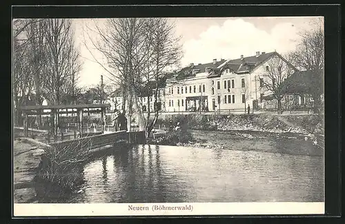 AK Neuern /Böhmerwald, Strassenpartie an der Schleuse