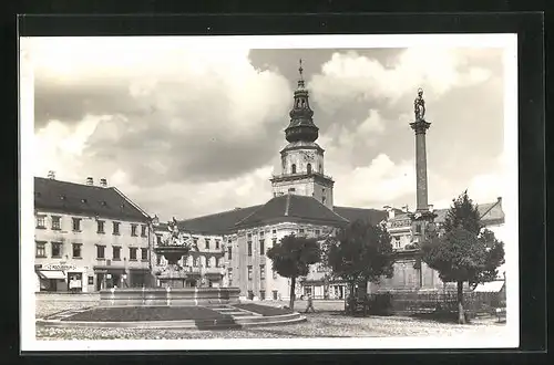 AK Kremsier, Ringplatz mit Brunnen