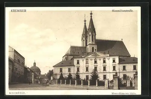 AK Kremsier, Maximilianstrasse mit Kirche