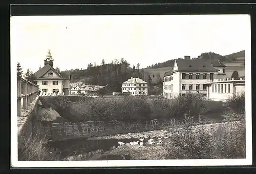 AK Horni Becva u Roznova, Teilansicht von Brücke aus