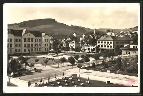 AK Vsetin, Grosser Platz mit Gymnasium