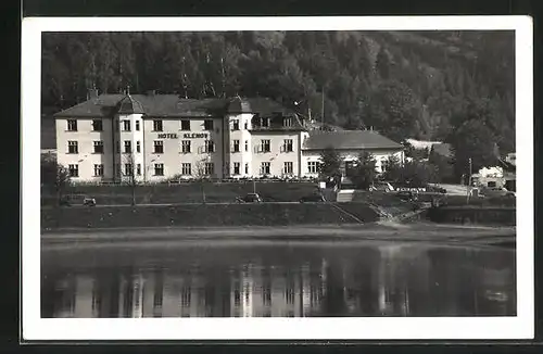 AK Klein Bristritz, Hotel Klenov vom Fluss aus gesehen