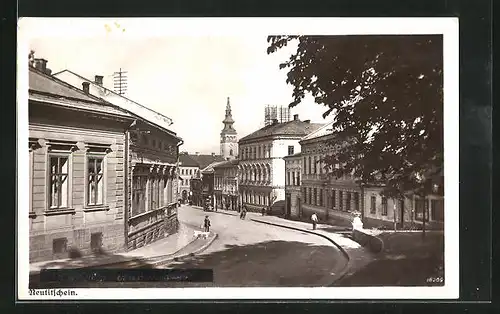 AK Neutitschein, Obertorstrasse im Sonnenschein