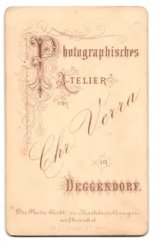Fotografie Chr. Verra, Deggendorf, Portrait bürgerliche Dame in modischer Kleidung