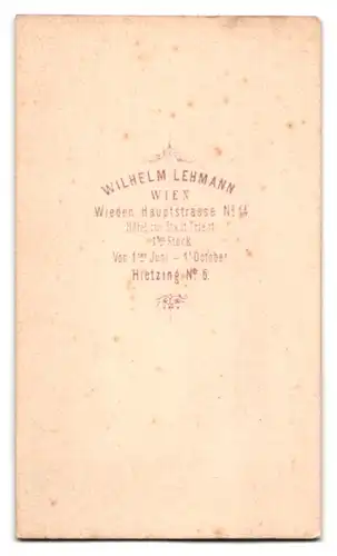 Fotografie Wilhelm Lehrmann, Wien-Wieden, Hausptstrasse 14, Portrait eleganter Herr mit einem Hut