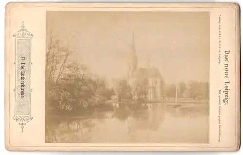 Fotografie Otto Roth, Leipzig, Ansicht Leipzig, Lutherkirche mit Gewässer & Wasserfontäne