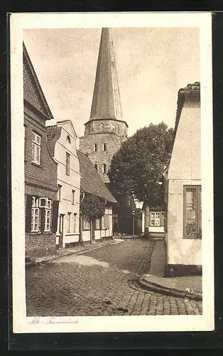 AK Travemünde, Strassenpartie mit Blick auf Kirche