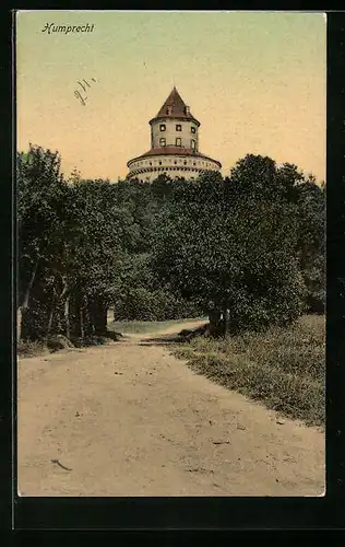 AK Humprecht, Strassenpartie mit Blick auf einen mächtigen Turm