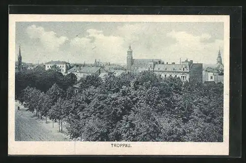 AK Troppau, Panorama mit Strasse