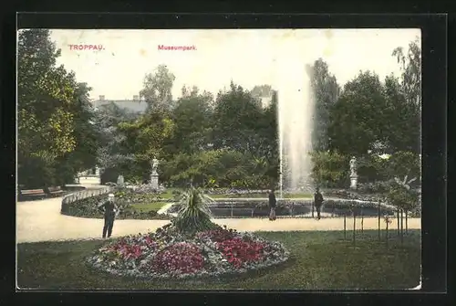 AK Troppau, Museumpark mit Fontäne