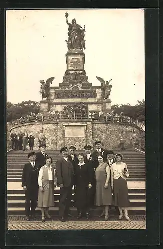 Foto-AK Ausflügler am Niederwald-Denkmal