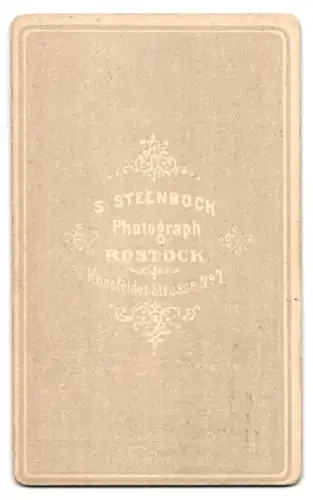 Fotografie S. Steenbock, Rostock, Kossfelder-Strasse 7, Portrait bürgerliche Dame mit Kleinkind im Arm