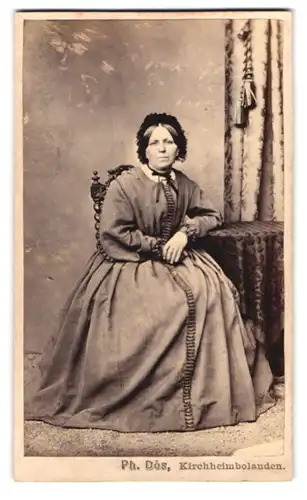 Fotografie Ph. Dos, Kirchheimbolanden, Portrait junge Dame im Kleid