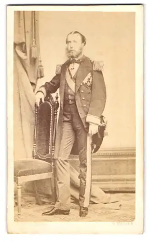 Fotografie Maximilian I. von Österreich Kaiser von Mexiko in Uniform mit Orden