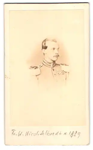 Fotografie Portrait Prinz Albrecht von Preussen in Uniform mit Ordenspange
