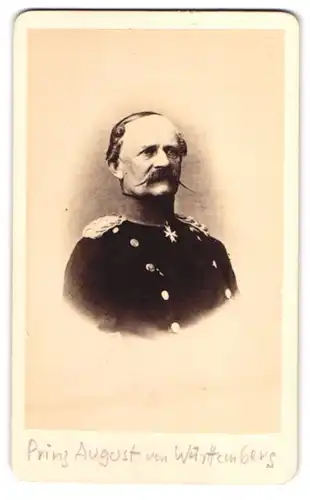 Fotografie Portrait Prinz August von Württemberg in Uniform mit Orden
