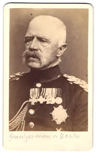 Fotografie Portrait Generalgouverneur von Bonin in Uniform mit Ordenspange