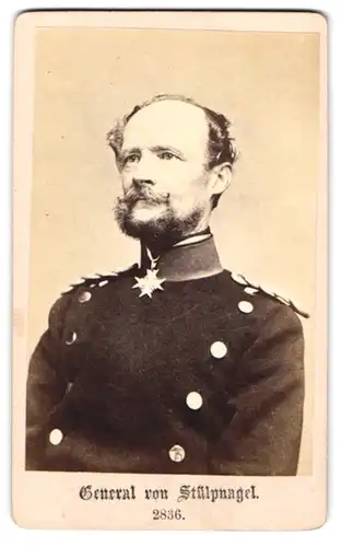 Fotografie Portrait General von Stülpnagel in Uniform mit Orden