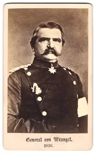 Fotografie Portrait General von Wrangel in Uniform mit Orden