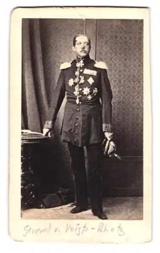 Fotografie Portrait General Konstantin Bernhard von Voigts-Rhetz in Paradeuniform mit vielen Orden