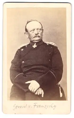 Fotografie Portrait General Eduard von Fransecky in Uniform mit Orden