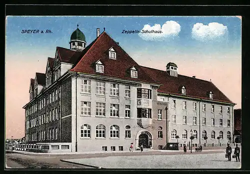 AK Speyer a. Rh., Zeppelin-Schulhaus von der Strasse aus