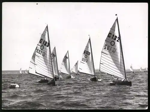 Fotografie Gerhard Riebicke, Berlin, Segelboote während einer Regatta