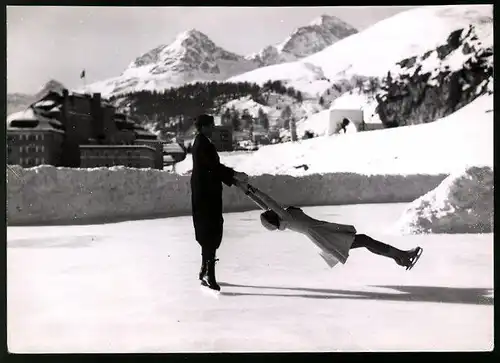 Fotografie Gerhard Riebicke, Berlin, junges Eiskunstläuferpaar beim Training in St. Moritz