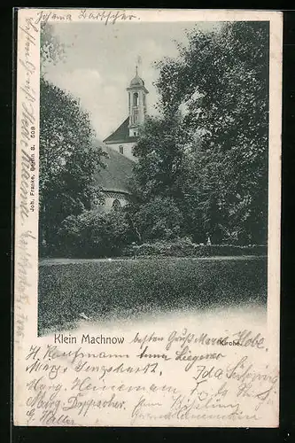 AK Klein Machnow, Kirche halb hinter Bäumen verborgen