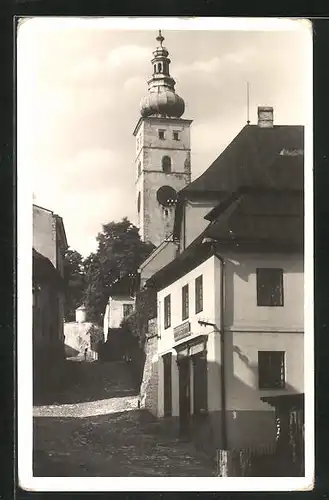 AK Freiberg /Sudetengau, Strassenpartie bei der Kirche