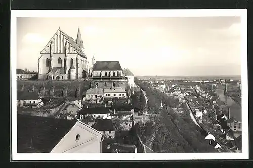 AK Znaim /Znojmo, Blick auf die Kapelle der Burg, Niklaskirche